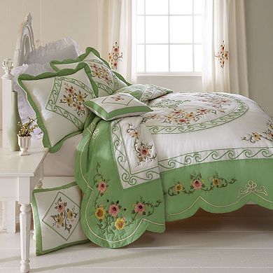 Brylanehome Ava Oversized Embroidered Cotton Quilt