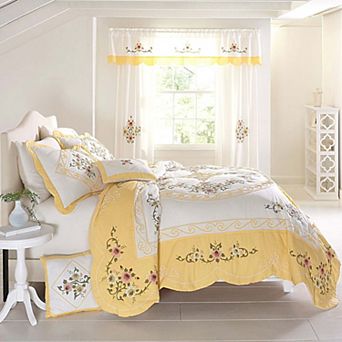 Brylanehome Ava Oversized Embroidered Cotton Quilt