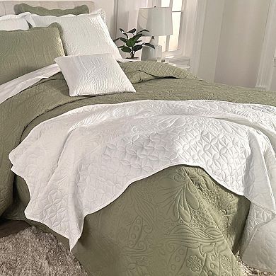 BrylaneHome Lily Damask Bedspread