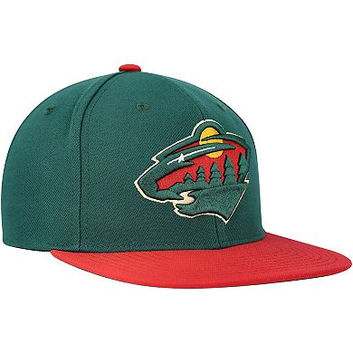 Men's Mitchell & Ness Green Minnesota Wild Core Team Ground 2.0 Snapback Hat