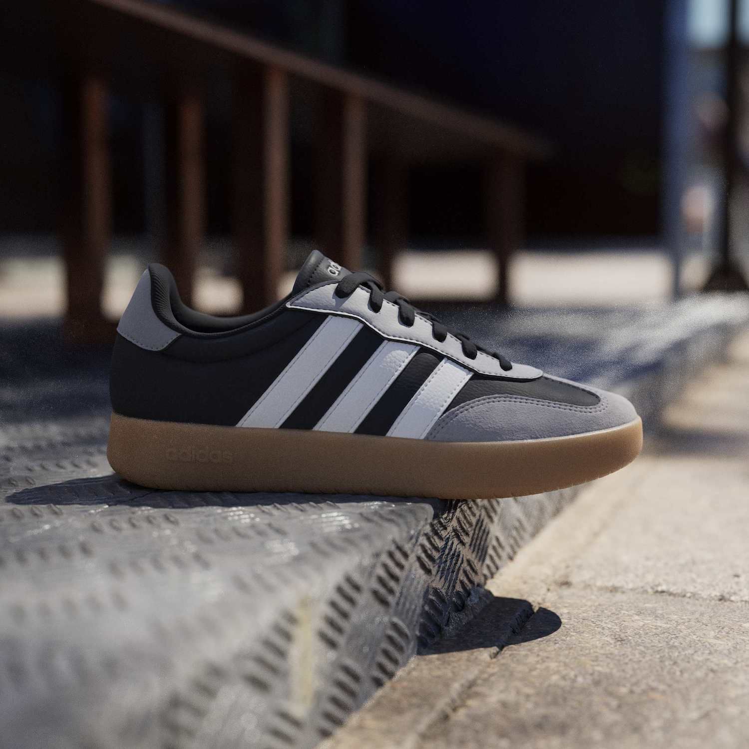 adidas Barreda Men display picture 2