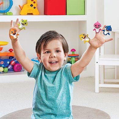 Baby Shark 10-Piece Bath Toy Set