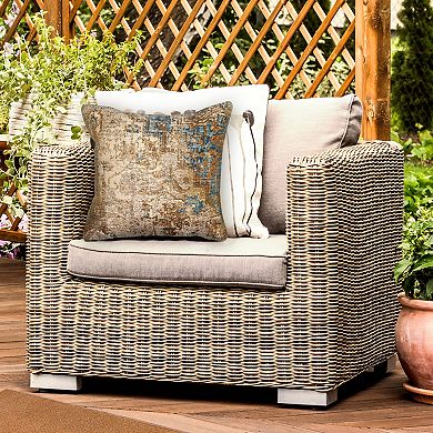 Liora Manne Marina Medallion Indoor / Outdoor Throw Pillow