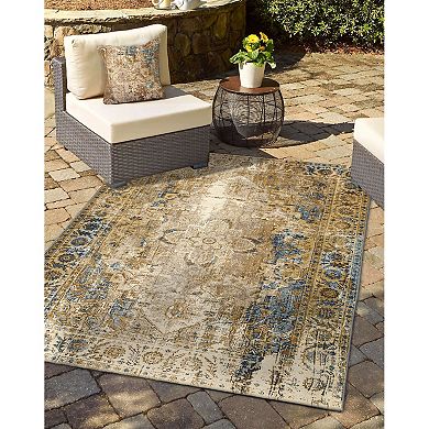 Liora Manne Marina Medallion Indoor / Outdoor Throw Pillow