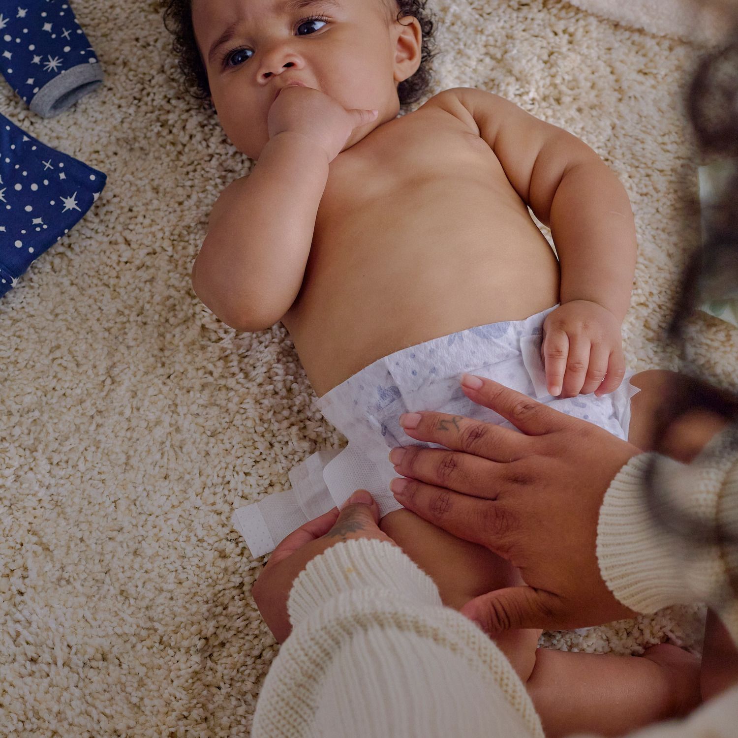 The Honest Company Size 6 Overnight Cozy Cloud and Star Signs Diapers