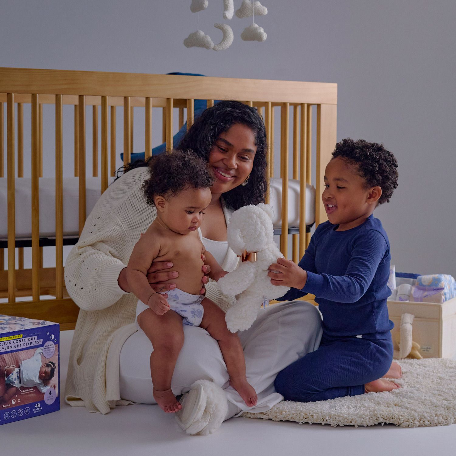 The Honest Company Size 6 Overnight Cozy Cloud and Star Signs Diapers