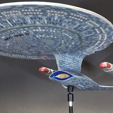 Round 2 AMT: Star Trek Model Kit: U.S.S. Enterprise NCC-1701-D