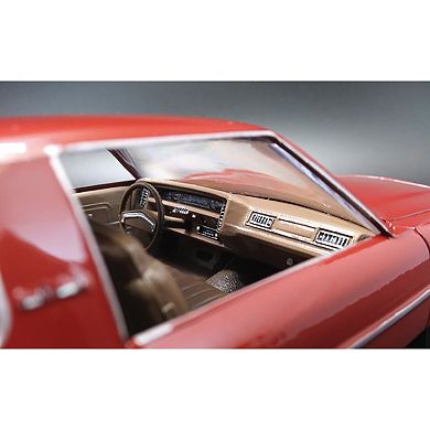 Round 2 MPC: 1:25 Scale Model Kit - 1976 Chevy Caprice w/Trailer 2T - 114+ Parts - Age 14+