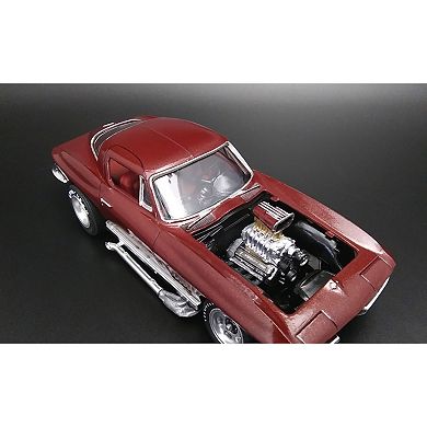 Round 2 MPC: 1:25 Scale Model Kit - 1967 Chevy Corvette Stingray Streaker Vette - 105+ Parts, Unpainted Replica Muscle Car