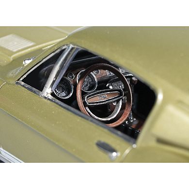 Round 2 AMT 1968 Shelby GT500 1:25 Scale Model Kit