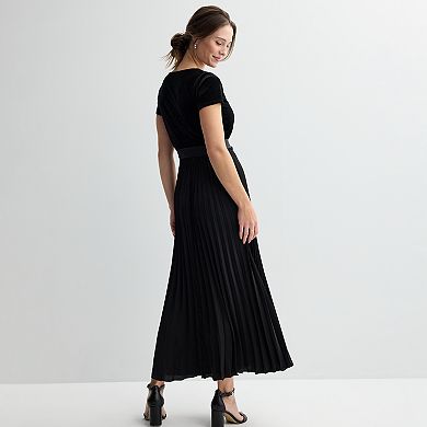 Women's Sandra Darren Velvet Pleated Sheath Maxi Dress