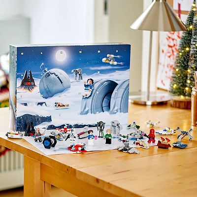 Millennium Falcon Yoda Advent Calendar LEGO Star Wars 75097 Advent