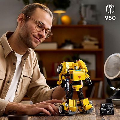 LEGO Icons Transformers Bumblebee Collectible 10338 Building Set 950 Pieces