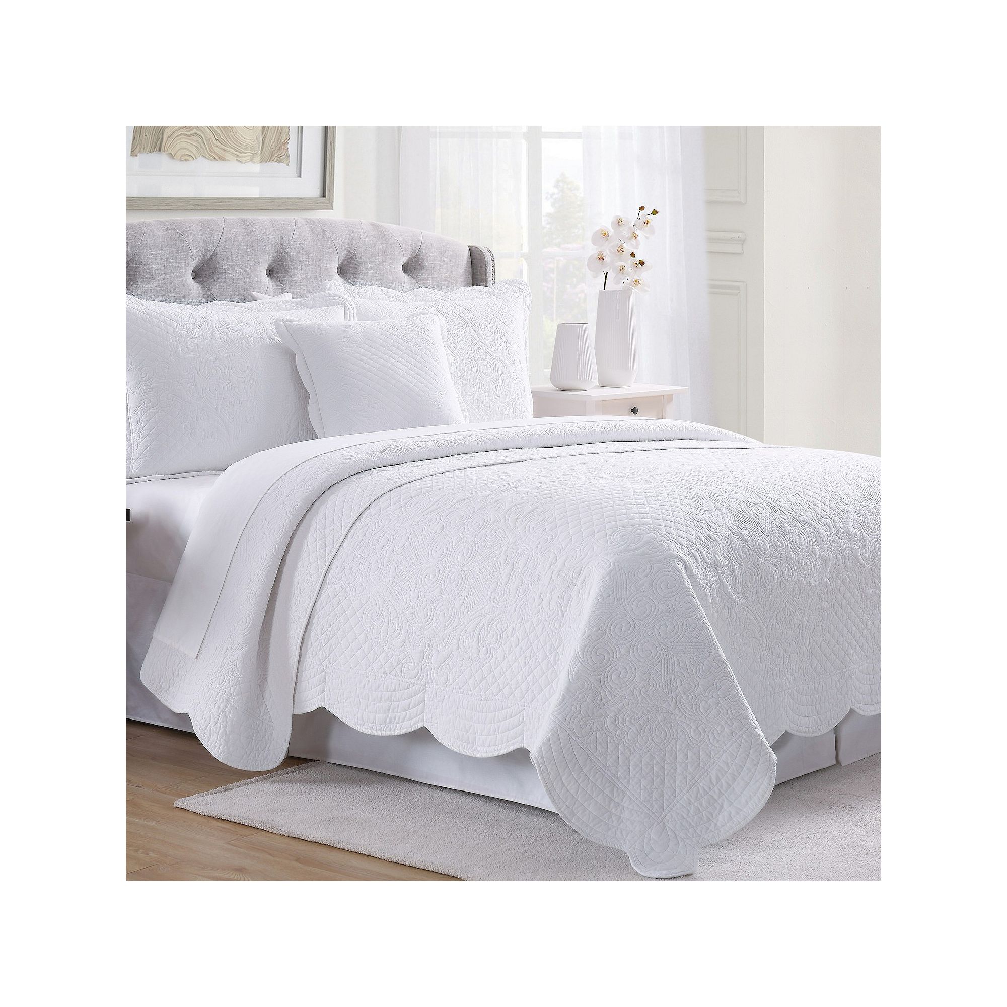 American Traditions French Tile Scalloped Quilt Set with Shams, White