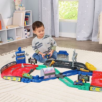 VTech Go! Go! Smart Wheel Checkered Flag Motorized Track Set