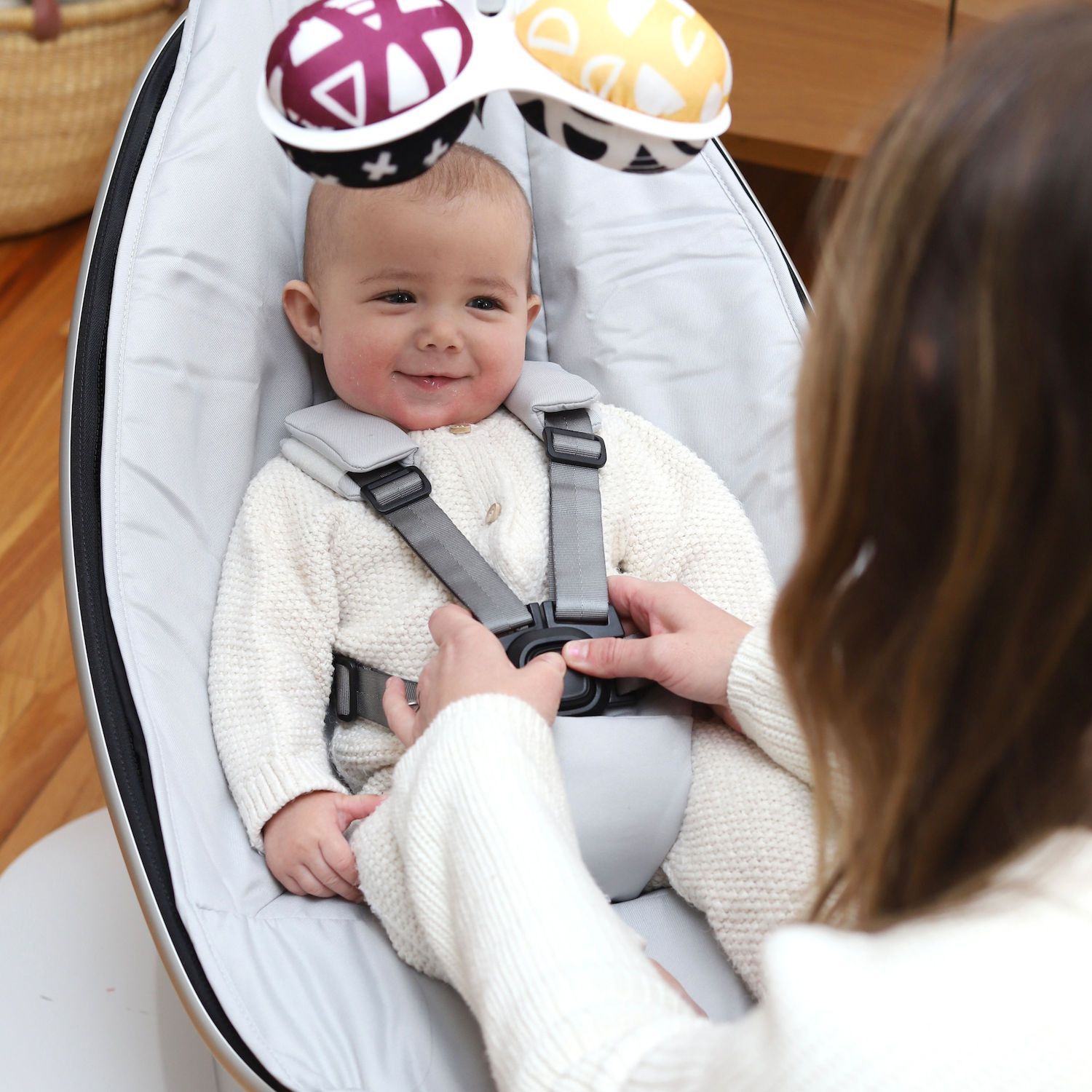 4MOMS MamaRoo Multi-Motion Baby Swing