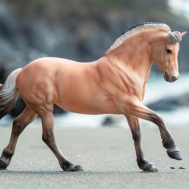 Breyer Horse The Traditional Series Sweetwater Zorah Bell “Zoobie” Toy Horse