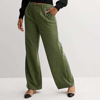Juniors' SO® Wide Leg Pleated Curvy Fit Trousers