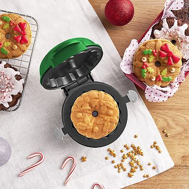 Dash Mini Wreath Bundt® Maker