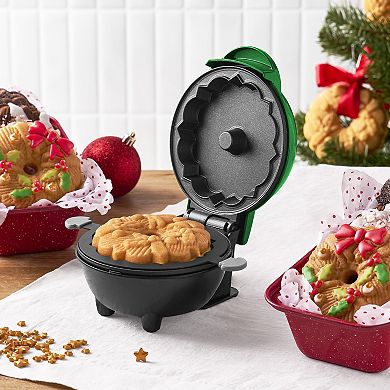 Dash Mini Wreath Bundt® Maker