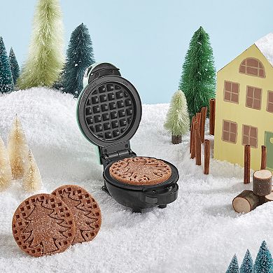 Dash Multi Maker Mini Maker 2-pc. Plate Set - Tree & Snowman