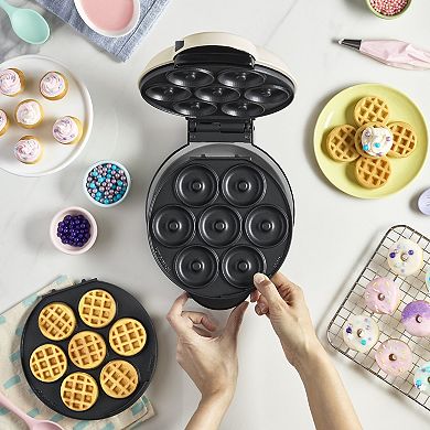 Dash Multimaker Treat Maker System with Removeable Plates