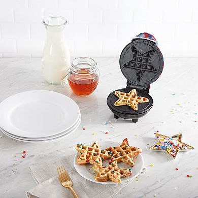 Dash Mini Americana Waffle Maker