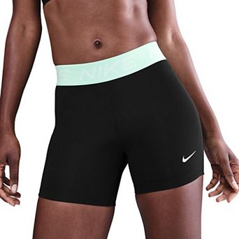 Women's Nike Victory Essential Shorts
