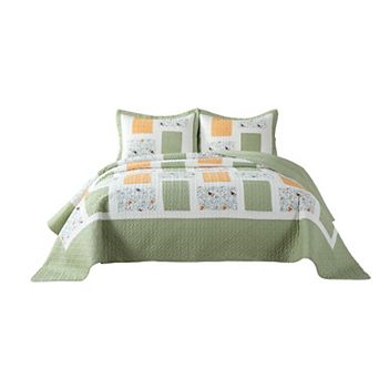 Marcielo 3 pc Handcrafted Christmas Patchwork Vintage Style Holiday Cotton Quilt Set