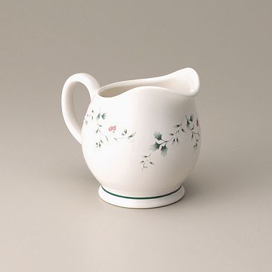 Pfaltzgraff Winterberry 24oz Gravy Pitcher