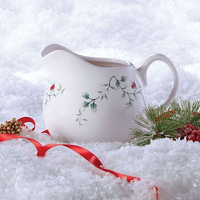 Pfaltzgraff Winterberry 24oz Gravy Pitcher