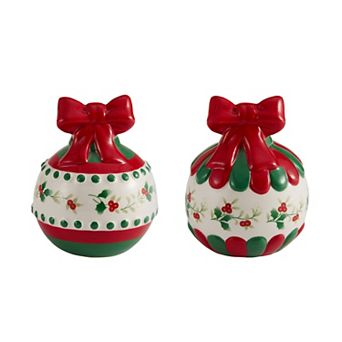 Pfaltzgraff Winterberry Ornaments Salt and Pepper Set