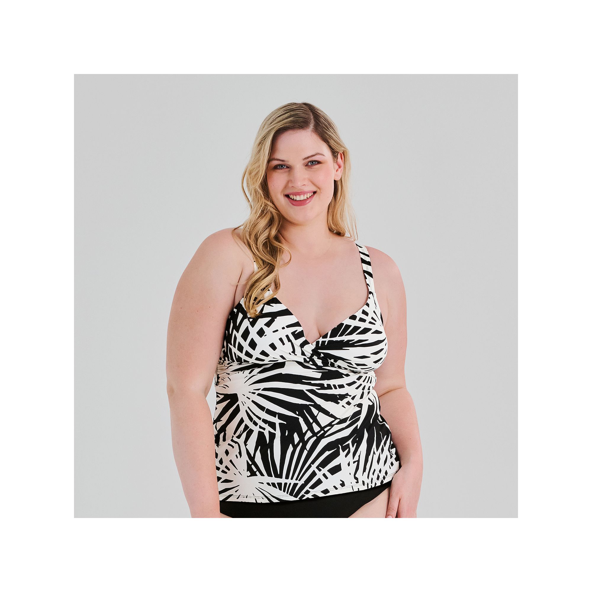 Plus Size Freshwater Molded Twist Front Tankini Swim Top, Womens, Size: 2X