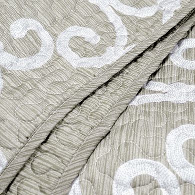 Serenta Glena Gatework Printed 5-Piece Quilt Set with Throw Pillows