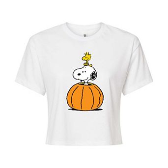 Juniors' Peanuts Snoopy & Woodstock Pumpkin Cropped Tee