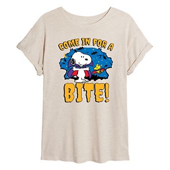 Juniors' Peanuts Snoopy & Woodstock Come In For A Bite Oversized Tee