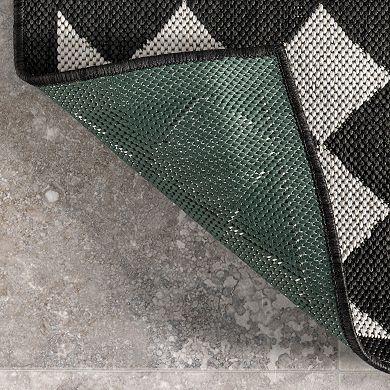 nuLOOM Myka Checkered Indoor / Outdoor Area Rug