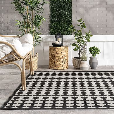 nuLOOM Myka Checkered Indoor / Outdoor Area Rug