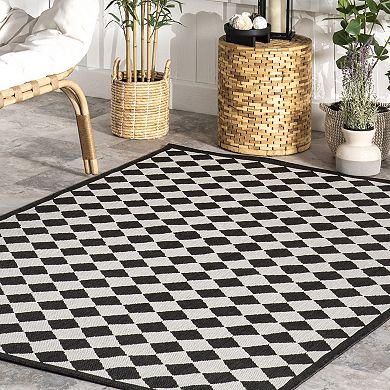 nuLOOM Myka Checkered Indoor / Outdoor Area Rug