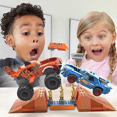 Mega Bloks Hot Wheels Tiger Shark Chomp Course 245-Piece Monster Truck Building Toy