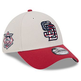 Men's New Era Khaki/Red San Diego Padres 2024 Fourth of July 39THIRTY Flex Hat