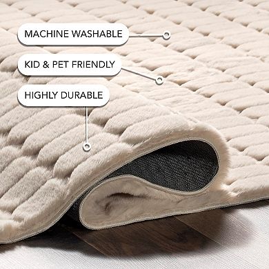 nuLOOM Nia Tile Faux-Fur Rabbit Machine Washable Area Rug