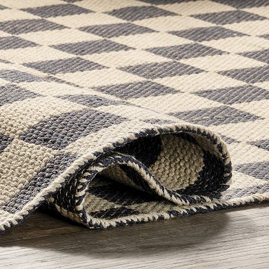 nuLOOM Connie Checkered Tasseled Area Rug