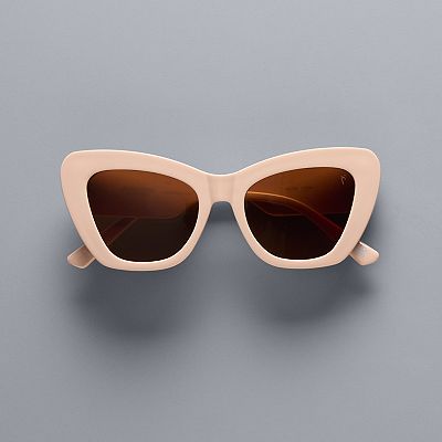 [Vera Wang] Cat Eye Sunglasses ★大人気★ Vera Wang Tatiana Sunglasses | FramesDirect.com