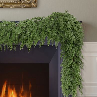 PULEO INTERNATIONAL 9-ft. Cascading Cedar Artificial Garland
