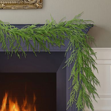 PULEO INTERNATIONAL 9-ft. Artificial Garland