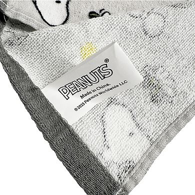 Peanuts Snoopy & Daisies Hand Towel