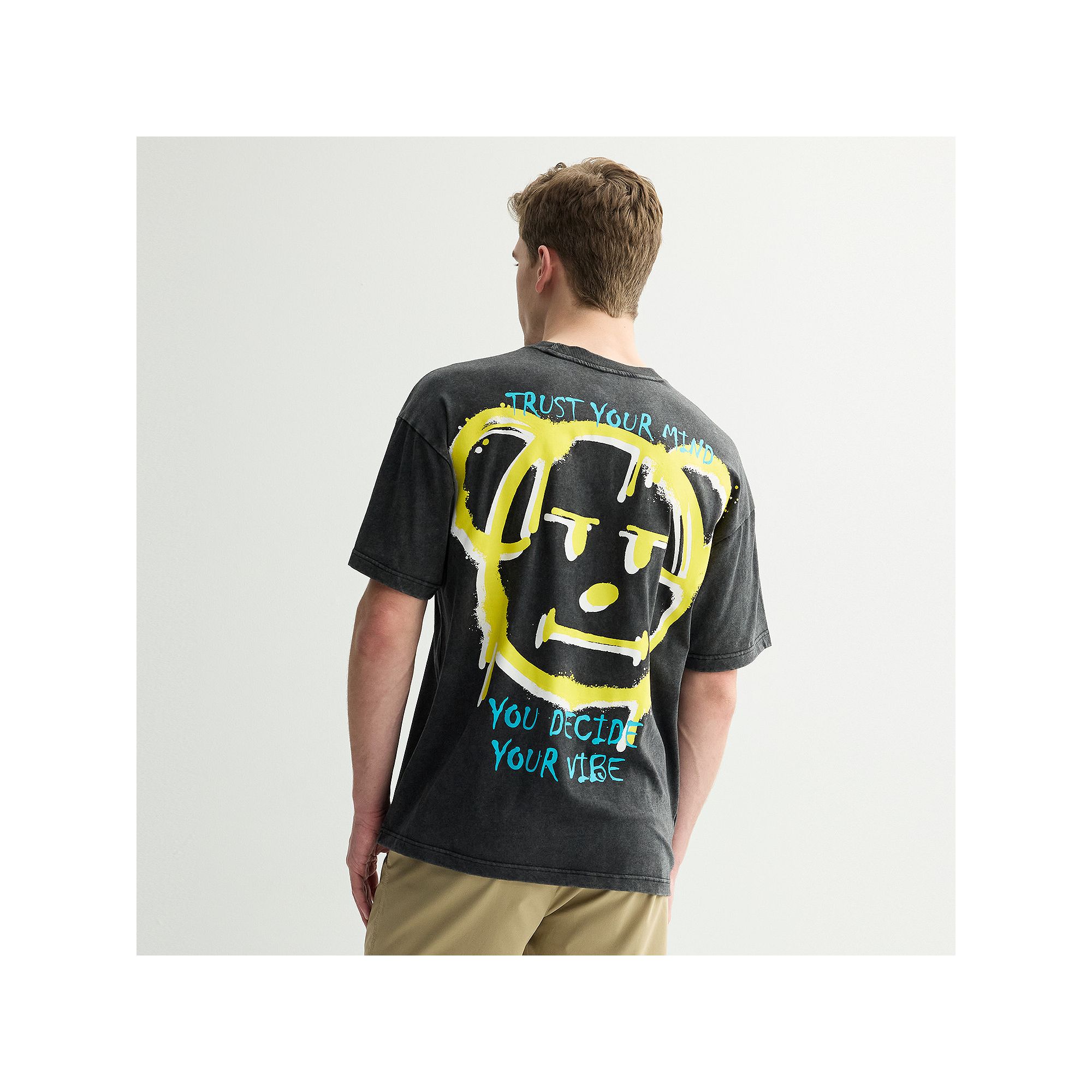 Mens SmileyWorld Bear Trust Your Mind Short Sleeve Tee, Mens, Size: Small,