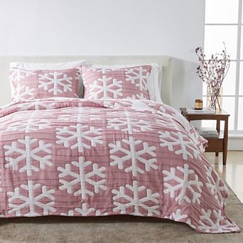 Madelinen Reversible Snowflake Matelassé Quilt Set with Shams