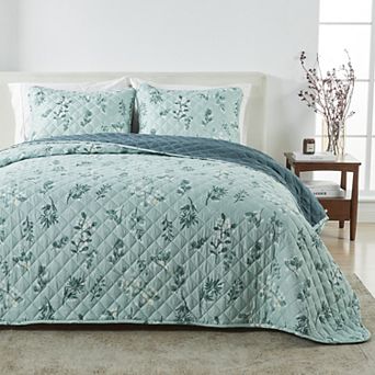 Madelinen Snowy Winter Printed Reversible Quilt Set with Shams